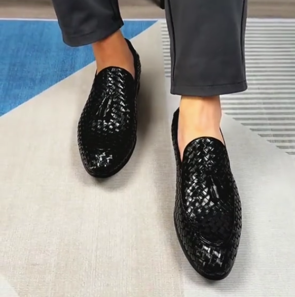 Men's casual leather shoes