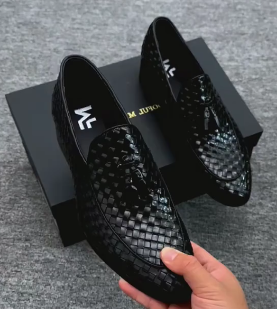 Men's casual leather shoes