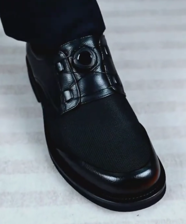 Men's automatic retractable shoelaces