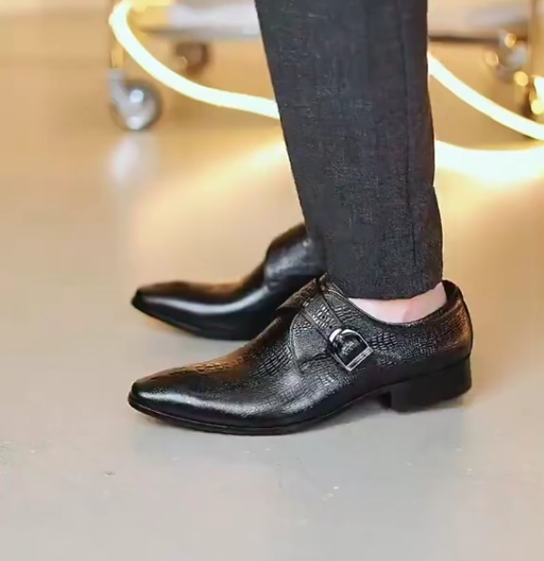 Men's classic versatile casual leather shoes