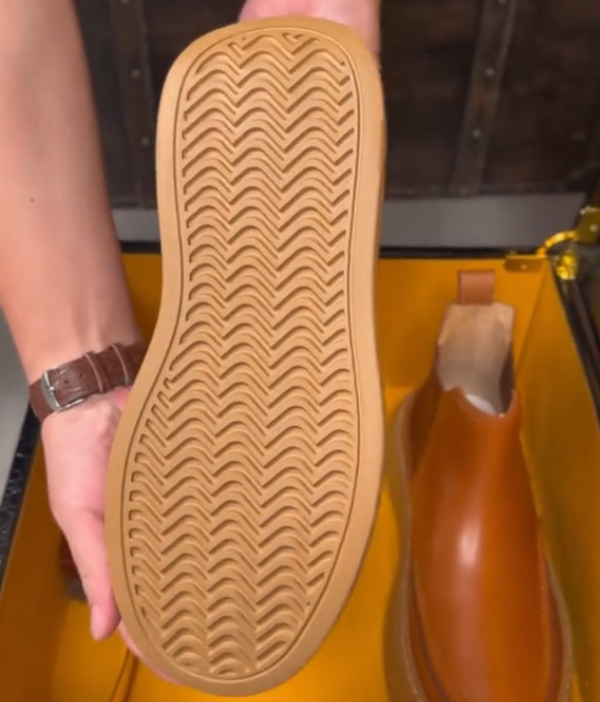 Men's thick-soled mid-cut casual leather shoes