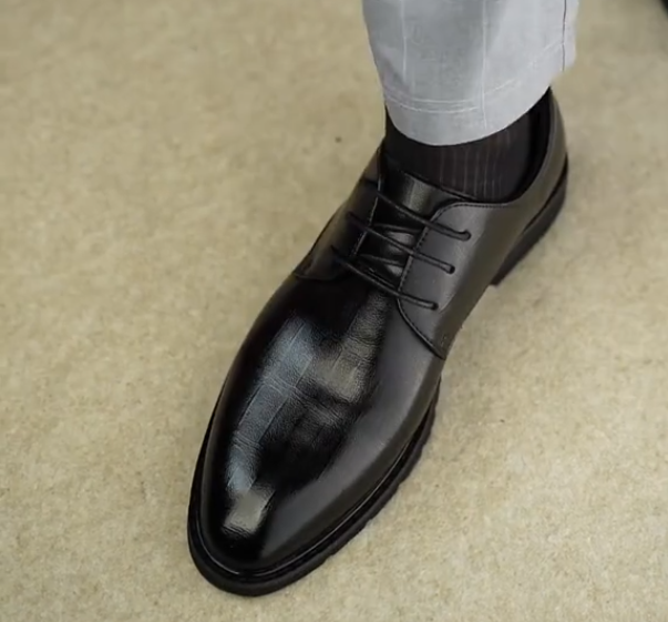 Men's classic leather shoes