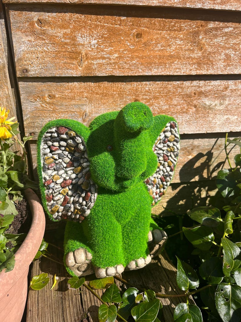 Flocked Artificial Grass Elephant Garden Decoration