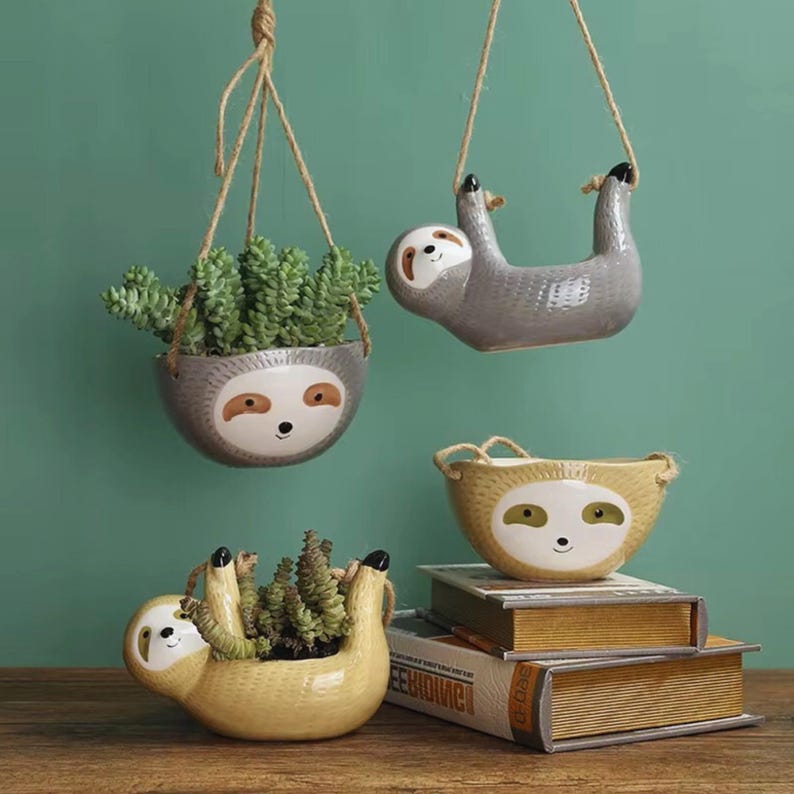 Sloth hanging flower pot