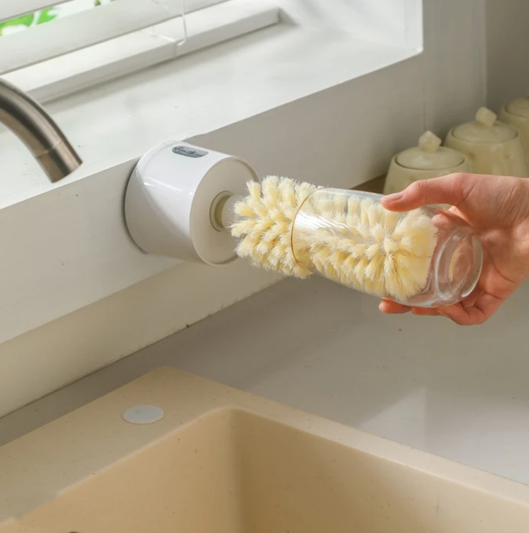 Multifunctional hanging electric cup brusher