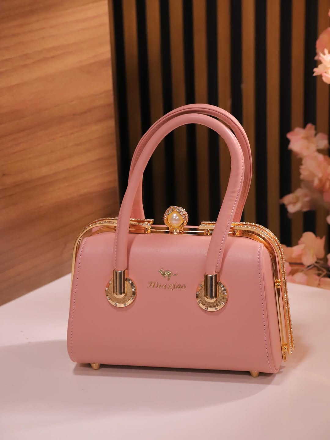 Luxury Pearl Buckle Handbag for Women