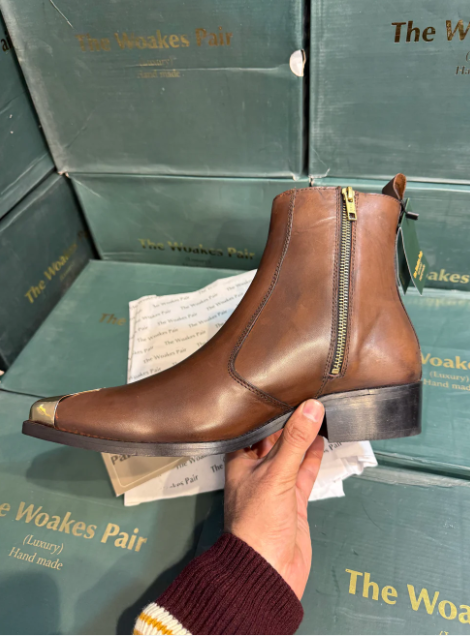 Handcrafted brass toe men's Chelsea shoes