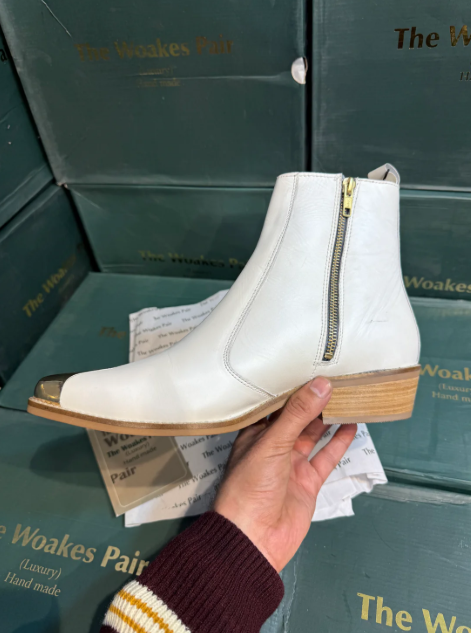 Handcrafted brass toe men's Chelsea shoes