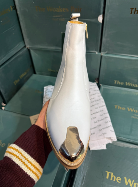 Handcrafted brass toe men's Chelsea shoes