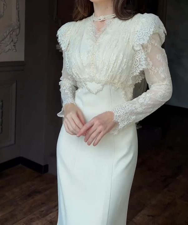 Women's high-end lace-sleeved dress