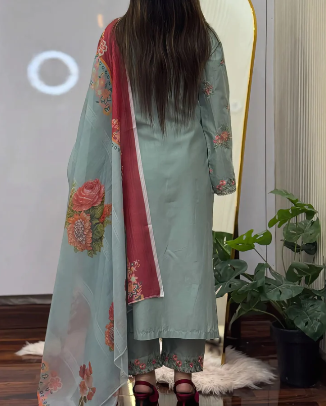 Women's Embroidered Lawn Three-Piece Set